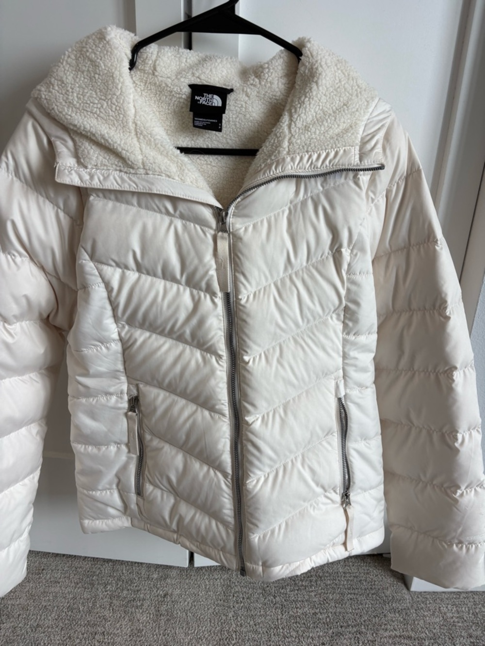 The North Face Women's Off-White Quilted Sherpa-Trim Puffer Jacket